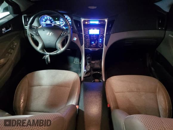 ✅ 2013 Hyundai Sonata SE • VIN: 5NPEC4AC5DH556813 • Lot: 72639774. Listed on Copart with 146,115 mi. Free auction sales archive from the USA and detailed vehicle history report at DreamBid. Image 8.