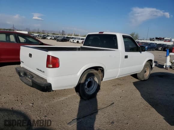 ✅ 2003 Chevrolet S-10 LS • VIN: 1GCCS14H638228314 • Лот: 84118064. Опубликован ранее на Copart с пробегом 137 363 миль. Бесплатный доступ к архиву аукционных продаж из США и подробный отчёт об истории автомобиля на DreamBid. Изображение 3.