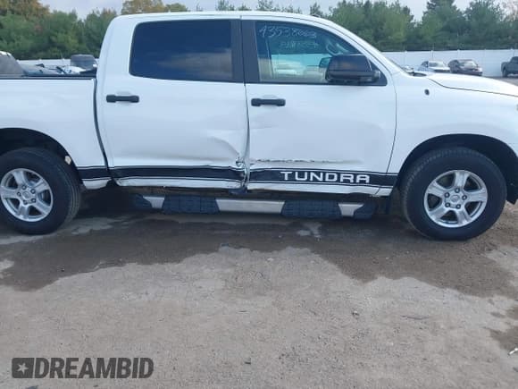 ✅ 2011 Toyota Tundra SR5 • VIN: 5TFDM5F19BX017344 • Lot: 43538663. Listed on IAAI with 156,924 mi. Free auction sales archive from the USA and detailed vehicle history report at DreamBid. Image 6.