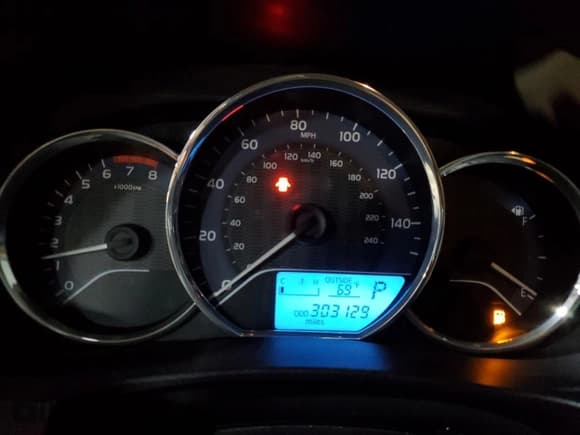 ✅ 2015 Toyota Corolla LE Eco Premium • VIN: 2T1BPRHE5FC420098 • Lot: 91625855. Wystawiony na Copart z przebiegiem 303 129 mil. Bezpłatny archiwum sprzedaży aukcyjnych z USA i szczegółowy raport historii pojazdu na DreamBid. Zdjęcie 9.