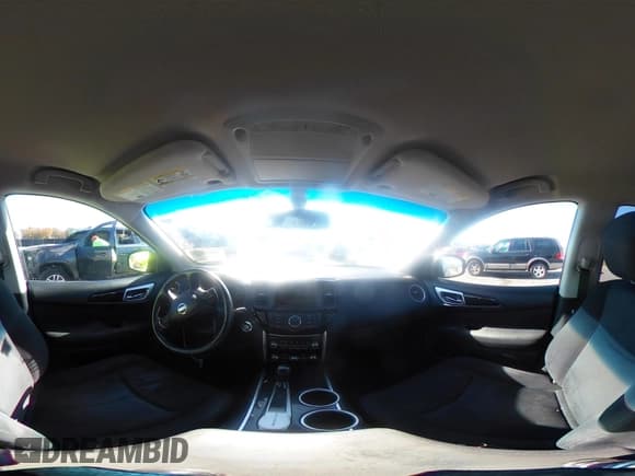 ✅ 2015 Nissan Pathfinder SV • VIN: 5N1AR2MNXFC648332 • Lot: 43630575. Wystawiony na IAAI z przebiegiem 130 547 mil. Bezpłatny archiwum sprzedaży aukcyjnych z USA i szczegółowy raport historii pojazdu na DreamBid. Zdjęcie 18.