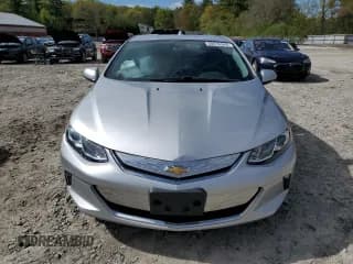 ✅ 2018 Chevrolet Volt LT • VIN: 1G1RC6S58JU135966 • Lot: 54016944. Wystawiony na Copart z przebiegiem 74 633 mil. Bezpłatny archiwum sprzedaży aukcyjnych z USA i szczegółowy raport historii pojazdu na DreamBid. Zdjęcie 5.