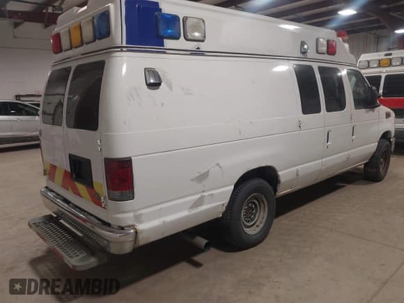 ✅ 2010 Ford E-Series Commercial • VIN: 1FDSS3EP6ADA41006 • Lot: 41561986. Listed on IAAI with 367,370 mi. Free auction sales archive from the USA and detailed vehicle history report at DreamBid. Image 4.