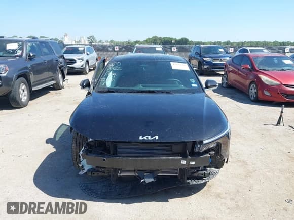 ✅ 2025 Kia K4 GT-Line • VIN: 3KPFW4DE0SE051465 • Lot: 42821498. Listed on IAAI with 1,263 mi. Free auction sales archive from the USA and detailed vehicle history report at DreamBid. Image 12.