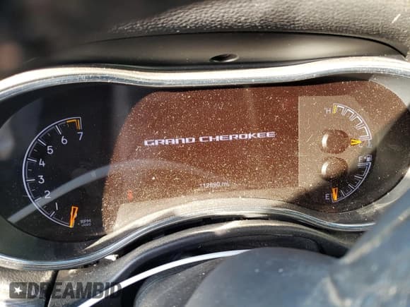 ✅ 2019 Jeep Grand Cherokee Altitude • VIN: 1C4RJEAG9KC596367 • Lot: 90330425. Wystawiony na Copart z przebiegiem 112 890 mil. Bezpłatny archiwum sprzedaży aukcyjnych z USA i szczegółowy raport historii pojazdu na DreamBid. Zdjęcie 9.