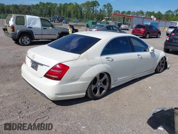 ✅ 2011 Mercedes-Benz S 550 • VIN: WDDNG7BB0BA407103 • Lot: 42848876. Listed on IAAI with 253,487 mi. Free auction sales archive from the USA and detailed vehicle history report at DreamBid. Image 4.