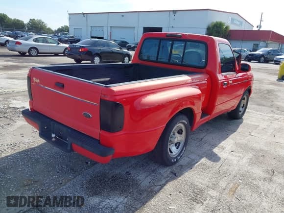 ✅ 1994 Ford Ranger XLT • VIN: 1FTCR10XXRPB67024 • Lot: 42687100. Listed on IAAI with 225,947 mi. Free auction sales archive from the USA and detailed vehicle history report at DreamBid. Image 4.