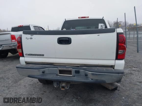 ✅ 2006 Chevrolet Silverado 2500HD LT1 • VIN: 1GCHK23D16F156660 • Lot: 41497692. Listed on IAAI with 287,502 mi. Free auction sales archive from the USA and detailed vehicle history report at DreamBid. Image 16.