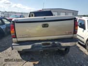 ✅ 2004 GMC Sierra 2500HD • VIN: 1GTHK231X4F155588 • Лот: 63125024. Опубликован ранее на Copart с пробегом 111 238 миль. Бесплатный доступ к архиву аукционных продаж из США и подробный отчёт об истории автомобиля на DreamBid. Изображение 6.