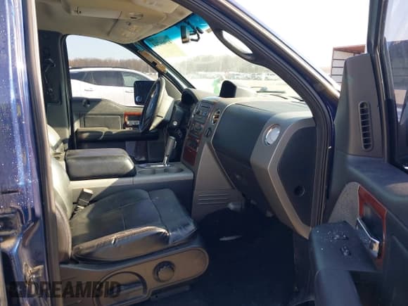 ✅ 2008 Ford F-150 XLT • VIN: 1FTPW12588FA31310 • Lot: 41909744. Wystawiony na IAAI z przebiegiem 167 769 mil. Bezpłatny archiwum sprzedaży aukcyjnych z USA i szczegółowy raport historii pojazdu na DreamBid. Zdjęcie 5.