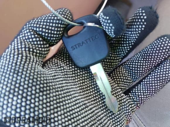 ✅ 2002 Lincoln Continental • VIN: 1LNHM97V12Y699605 • Lot: 41235748. Listed on IAAI with Not provided. Free auction sales archive from the USA and detailed vehicle history report at DreamBid. Image 11.