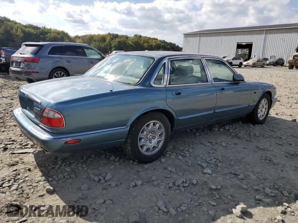 ✅ 2000 Jaguar XJ • VIN: SAJDA14C4YLF17633 • Лот: 74607544. Опубликован ранее на Copart с пробегом 89 114 миль. Бесплатный доступ к архиву аукционных продаж из США и подробный отчёт об истории автомобиля на DreamBid. Изображение 3.