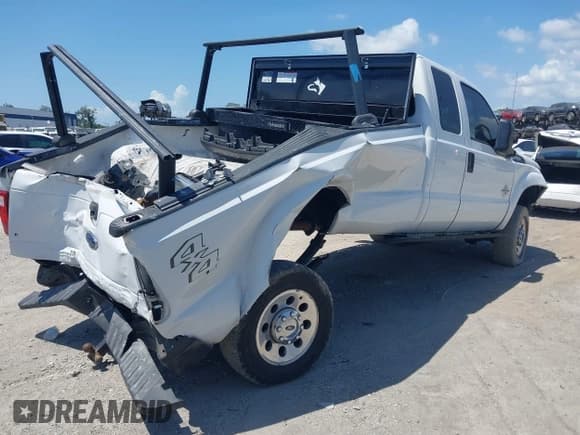 ✅ 2016 Ford F-250 XLT • VIN: 1FT7X2BT3GEB91990 • Lot: 42345323. Listed on IAAI with 279,529 mi. Free auction sales archive from the USA and detailed vehicle history report at DreamBid. Image 4.