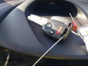 ✅ 2013 Honda Insight EX • VIN: JHMZE2H72DS003397 • Lot: 41840219. Wystawiony na IAAI z przebiegiem 94 658 mil. Bezpłatny archiwum sprzedaży aukcyjnych z USA i szczegółowy raport historii pojazdu na DreamBid. Zdjęcie 11.