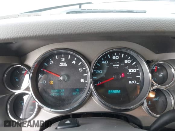 ✅ 2012 Chevrolet Silverado 1500 LT • VIN: 1GCRKSE76CZ254590 • Lot: 43563392. Wystawiony na IAAI z przebiegiem 98 703 mil. Bezpłatny archiwum sprzedaży aukcyjnych z USA i szczegółowy raport historii pojazdu na DreamBid. Zdjęcie 7.