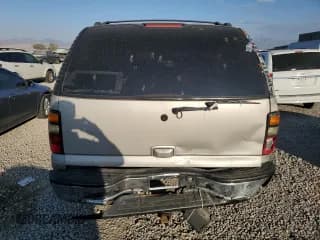 ✅ 2004 Chevrolet Suburban LT • VIN: 1GNGK26U64R246994 • Lot: 75951184. Wystawiony na Copart z przebiegiem Nie podano. Bezpłatny archiwum sprzedaży aukcyjnych z USA i szczegółowy raport historii pojazdu na DreamBid. Zdjęcie 6.