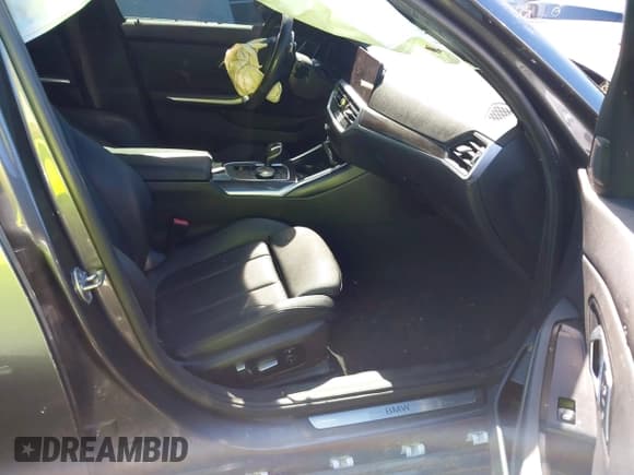 ✅ 2020 BMW 3 Series 330i • VIN: 3MW5R1J02L8B12337 • Lot: 43416692. Wystawiony na IAAI z przebiegiem 84 138 mil. Bezpłatny archiwum sprzedaży aukcyjnych z USA i szczegółowy raport historii pojazdu na DreamBid. Zdjęcie 5.