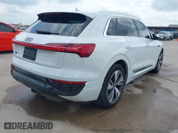 ✅ 2024 Audi Q8 e-tron Premium Plus • VIN: WA15AAGE0RB026474 • Lot: 42116042. Listed on IAAI with 11,306 mi. Free auction sales archive from the USA and detailed vehicle history report at DreamBid. Image 4.