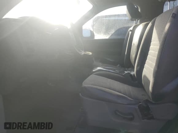 ✅ 2008 Dodge 1500 ST • VIN: 1D7HA16KX8J118695 • Лот: 76678034. Опубликован ранее на Copart с пробегом Не указан. Бесплатный доступ к архиву аукционных продаж из США и подробный отчёт об истории автомобиля на DreamBid. Изображение 7.