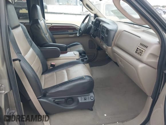 ✅ 2005 Ford Excursion Eddie Bauer • VIN: 1FMNU44L85EB52622 • Лот: 43825079. Опубликован ранее на IAAI с пробегом 226 490 миль. Бесплатный доступ к архиву аукционных продаж из США и подробный отчёт об истории автомобиля на DreamBid. Изображение 5.