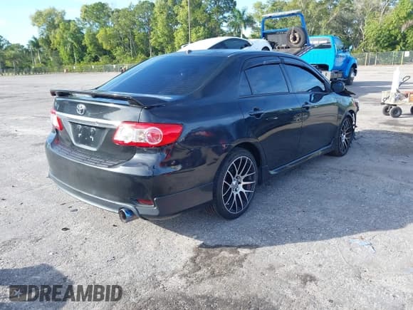 ✅ 2013 Toyota Corolla S • VIN: 2T1BU4EE8DC033848 • Lot: 43825404. Listed on IAAI with 117,711 mi. Free auction sales archive from the USA and detailed vehicle history report at DreamBid. Image 4.