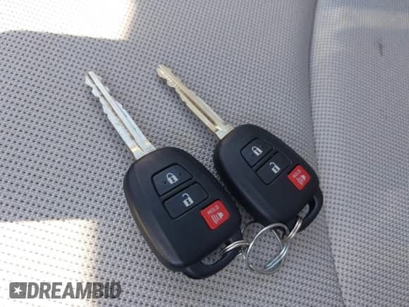 ✅ 2024 Toyota Corolla Cross L • VIN: 7MUAAABG4RV104802 • Lot: 42655512. Listed on IAAI with 11,840 mi. Free auction sales archive from the USA and detailed vehicle history report at DreamBid. Image 11.