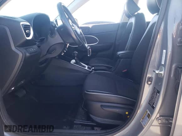 ✅ 2022 Hyundai Venue SEL • VIN: KMHRC8A33NU199692 • Lot: 89556155. Wystawiony na Copart z przebiegiem 66 976 mil. Bezpłatny archiwum sprzedaży aukcyjnych z USA i szczegółowy raport historii pojazdu na DreamBid. Zdjęcie 7.