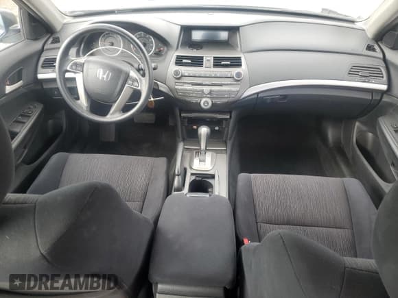 ✅ 2011 Honda Accord LX • VIN: 1HGCP2F34BA096719 • Lot: 70186935. Listed on Copart with 44,428 mi. Free auction sales archive from the USA and detailed vehicle history report at DreamBid. Image 8.