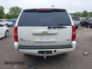 ✅ 2010 Chevrolet Suburban LT • VIN: 1GNUKJE32AR113764 • Lot: 43277102. Listed on IAAI with 297,432 mi. Free auction sales archive from the USA and detailed vehicle history report at DreamBid. Image 16.