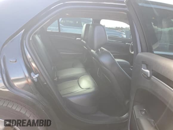 ✅ 2015 Chrysler 300 Limited • VIN: 2C3CCARG3FH923253 • Lot: 93233015. Listed on Copart with 66,970 mi. Free auction sales archive from the USA and detailed vehicle history report at DreamBid. Image 11.