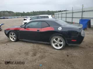 2013 Dodge Challenger R/T Classic z VIN 2C3CDYBT6DH511757, wystawiony jako Copart lot #66043334 z przebiegiem 175 539 mil mil oraz Szkoda całkowita • Salvage title. Historia ofert i sprzedaży dostępna na DreamBid. Obrazek 2.