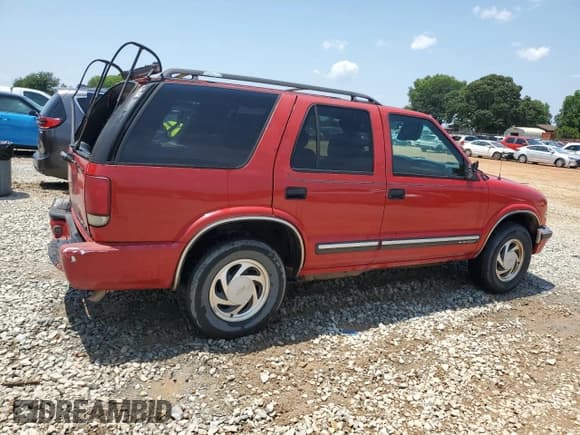 ✅ 2001 Chevrolet Blazer LT • VIN: 1GNDT13W81K213841 • Lot: 60416045. Wystawiony na Copart z przebiegiem 203 622 mil. Bezpłatny archiwum sprzedaży aukcyjnych z USA i szczegółowy raport historii pojazdu na DreamBid. Zdjęcie 3.
