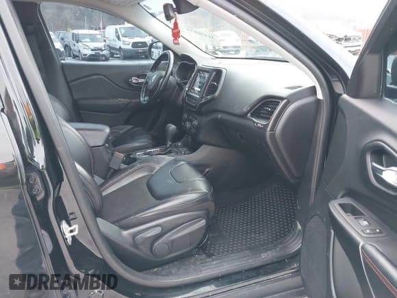 ✅ 2021 Jeep Cherokee Trailhawk • VIN: 1C4PJMBX9MD181885 • Лот: 41440839. Опубликован ранее на IAAI с пробегом 65 735 миль. Бесплатный доступ к архиву аукционных продаж из США и подробный отчёт об истории автомобиля на DreamBid. Изображение 5.