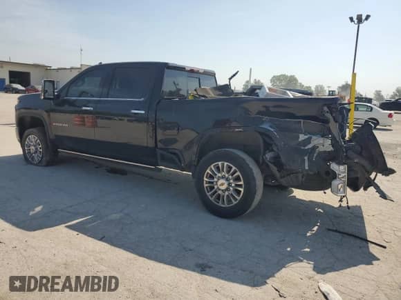 2022 Chevrolet Silverado 2500HD High Country с VIN 2GC4YREY3N1223240, выставлен на аукционе Copart как лот 61905925 с пробегом 137 446 миль миль и На запчасти • Non repairable. История ставок и продаж доступна на DreamBid. Изображение 2.