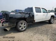 ✅ 2007 Chevrolet Silverado 2500HD 2LT • VIN: 1GCHK23677F505338 • Лот: 69451055. Опубликован ранее на Copart с пробегом 259 698 миль. Бесплатный доступ к архиву аукционных продаж из США и подробный отчёт об истории автомобиля на DreamBid. Изображение 3.