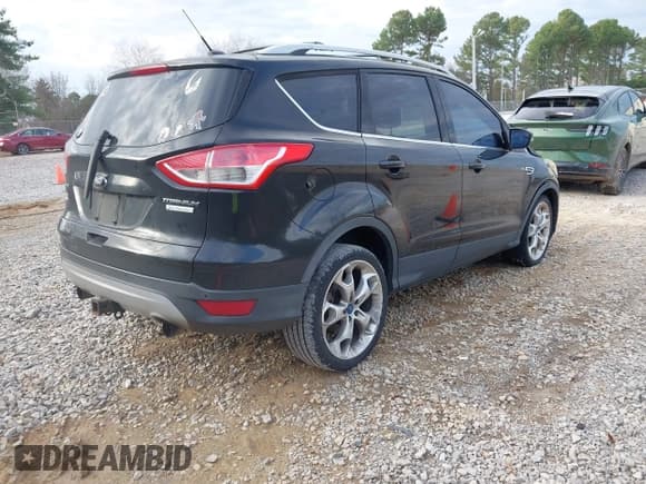 ✅ 2013 Ford Escape Titanium • VIN: 1FMCU0J93DUB13093 • Lot: 43743151. Listed on IAAI with 220,092 mi. Free auction sales archive from the USA and detailed vehicle history report at DreamBid. Image 4.