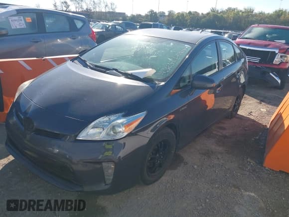 ✅ 2014 Toyota Prius Three • VIN: JTDKN3DUXE0375023 • Lot: 43632271. Listed on IAAI with 232,729 mi. Free auction sales archive from the USA and detailed vehicle history report at DreamBid. Image 2.