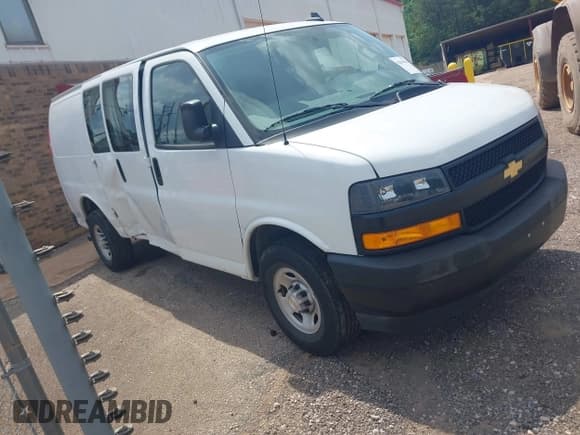 ✅ 2023 Chevrolet Express Cargo • VIN: 1GCWGAFP8P1259579 • Lot: 42040508. Listed on IAAI with 25,681 mi. Free auction sales archive from the USA and detailed vehicle history report at DreamBid. Image 1.