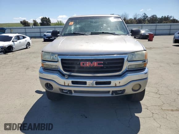 ✅ 2004 GMC Sierra 2500 SLE • VIN: 1GTGK23U64F211239 • Lot: 54905465. Listed on Copart with 193,492 mi. Free auction sales archive from the USA and detailed vehicle history report at DreamBid. Image 5.