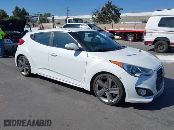✅ 2013 Hyundai Veloster Turbo • VIN: KMHTC6AE4DU158224 • Lot: 42725813. Wystawiony na IAAI z przebiegiem Nie podano. Bezpłatny archiwum sprzedaży aukcyjnych z USA i szczegółowy raport historii pojazdu na DreamBid. Zdjęcie 1.