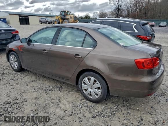 ✅ 2013 Volkswagen Jetta SE • VIN: 3VWDP7AJXDM353665 • Lot: 94262065. Wystawiony na Copart z przebiegiem 130 563 mil. Bezpłatny archiwum sprzedaży aukcyjnych z USA i szczegółowy raport historii pojazdu na DreamBid. Zdjęcie 2.