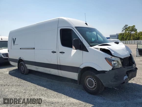 ✅ 2017 Mercedes-Benz Sprinter Cargo Worker • VIN: WD3PE8CD9HP525973 • Лот: 47754944. Опубликован ранее на Copart с пробегом Не указан. Бесплатный доступ к архиву аукционных продаж из США и подробный отчёт об истории автомобиля на DreamBid. Изображение 4.