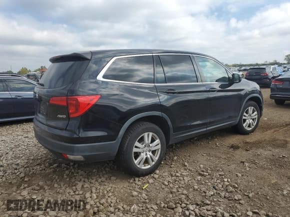 ✅ 2017 Honda Pilot LX • VIN: 5FNYF6H10HB066739 • Лот: 81767095. Опубликован ранее на Copart с пробегом 81 382 миль. Бесплатный доступ к архиву аукционных продаж из США и подробный отчёт об истории автомобиля на DreamBid. Изображение 3.
