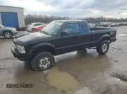 ✅ 2003 Chevrolet S-10 LS • VIN: 1GCCT19X238177410 • Лот: 46997755. Опубликован ранее на Copart с пробегом 122 325 миль. Бесплатный доступ к архиву аукционных продаж из США и подробный отчёт об истории автомобиля на DreamBid. Изображение 1.