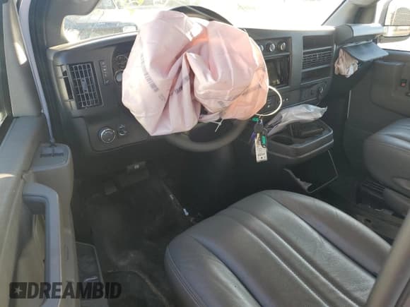 ✅ 2024 Chevrolet Express Cargo • VIN: 1GCWGAFP2R1164762 • Lot: 86112145. Listed on Copart with 21,607 mi. Free auction sales archive from the USA and detailed vehicle history report at DreamBid. Image 8.