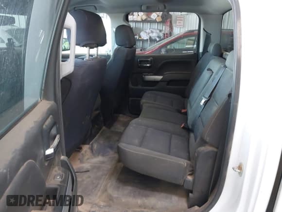 ✅ 2019 Chevrolet Silverado 2500HD LT • VIN: 1GC1KSEG3KF137272 • Lot: 39880414. Wystawiony na IAAI z przebiegiem 158 275 mil. Bezpłatny archiwum sprzedaży aukcyjnych z USA i szczegółowy raport historii pojazdu na DreamBid. Zdjęcie 8.