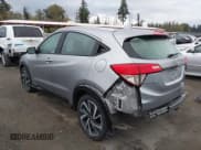 ✅ 2020 Honda HR-V Sport • VIN: 3CZRU6H11LM720740 • Lot: 43397776. Wystawiony na IAAI z przebiegiem 61 301 mil. Bezpłatny archiwum sprzedaży aukcyjnych z USA i szczegółowy raport historii pojazdu na DreamBid. Zdjęcie 3.