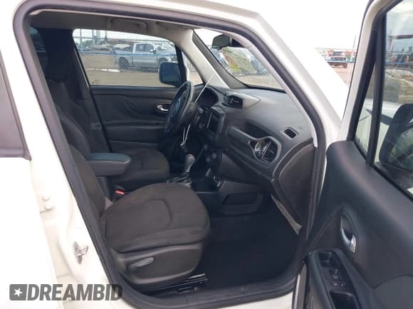 ✅ 2018 Jeep Renegade Latitude • VIN: ZACCJABBXJPJ04406 • Lot: 43107906. Wystawiony na IAAI z przebiegiem 116 447 mil. Bezpłatny archiwum sprzedaży aukcyjnych z USA i szczegółowy raport historii pojazdu na DreamBid. Zdjęcie 5.