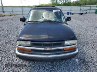 ✅ 2000 Chevrolet Blazer LS • VIN: 1GNCS13W3Y2297205 • Lot: 52946885. Wystawiony na Copart z przebiegiem 204 232 mil. Bezpłatny archiwum sprzedaży aukcyjnych z USA i szczegółowy raport historii pojazdu na DreamBid. Zdjęcie 5.