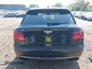 ✅ 2020 Bentley Bentayga V8 • VIN: SJAAM2ZV9LC029682 • Lot: 42847690. Wystawiony na IAAI z przebiegiem 26 272 mil. Bezpłatny archiwum sprzedaży aukcyjnych z USA i szczegółowy raport historii pojazdu na DreamBid. Zdjęcie 17.